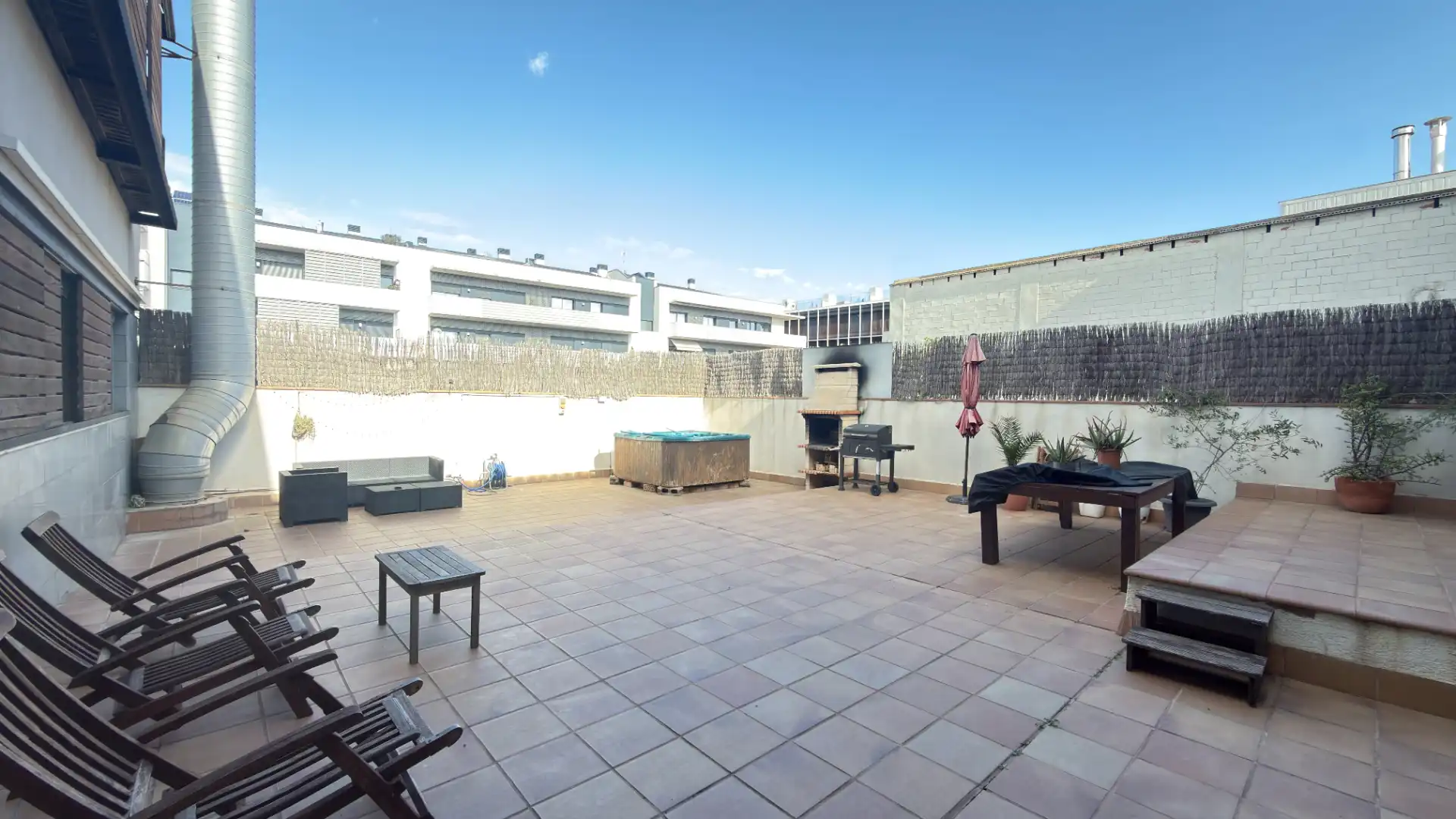 Terrasse von Wohnung zum Verkauf in Badalona mit Klimaanlage, Heizung und Whirlpool