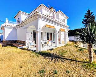 Jardí de Casa o xalet en venda en Benalmádena amb Aire condicionat, Terrassa i Piscina