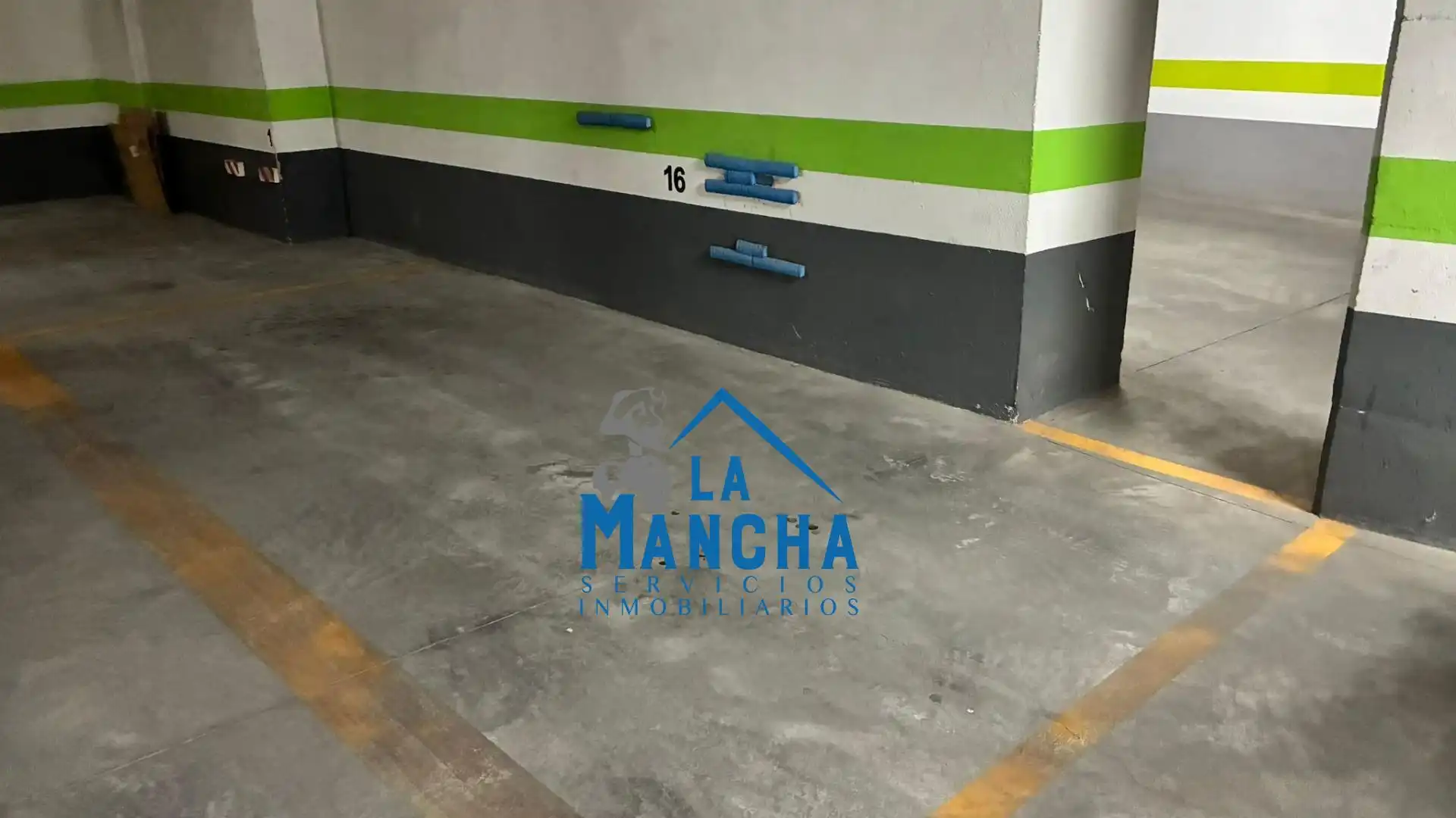 Aparcament de Pis en venda en Albacete amb Aire condicionat, Calefacció i Balcó