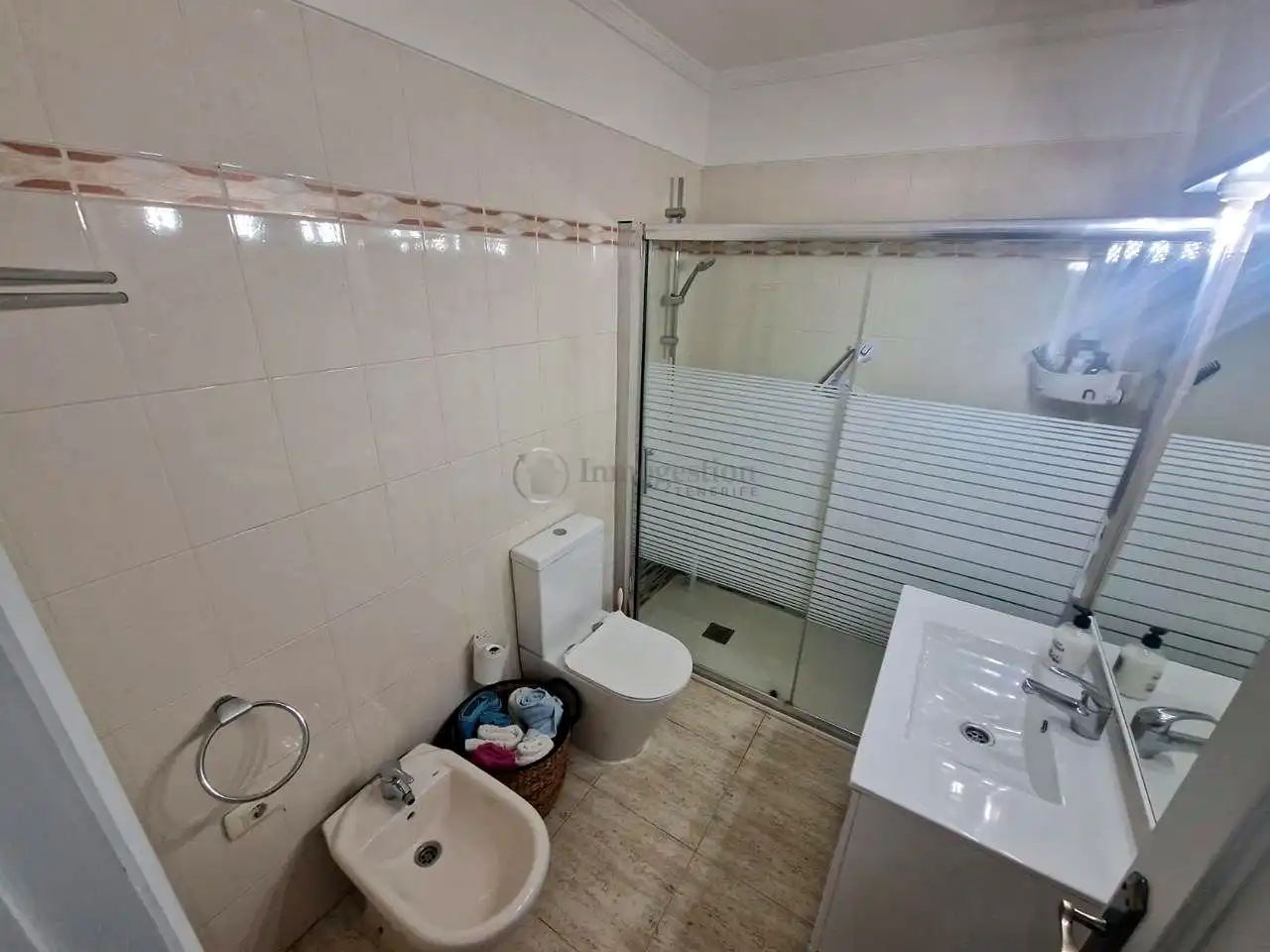 Baño de Piso de alquiler en Arona con Amueblado, Balcón y Internet