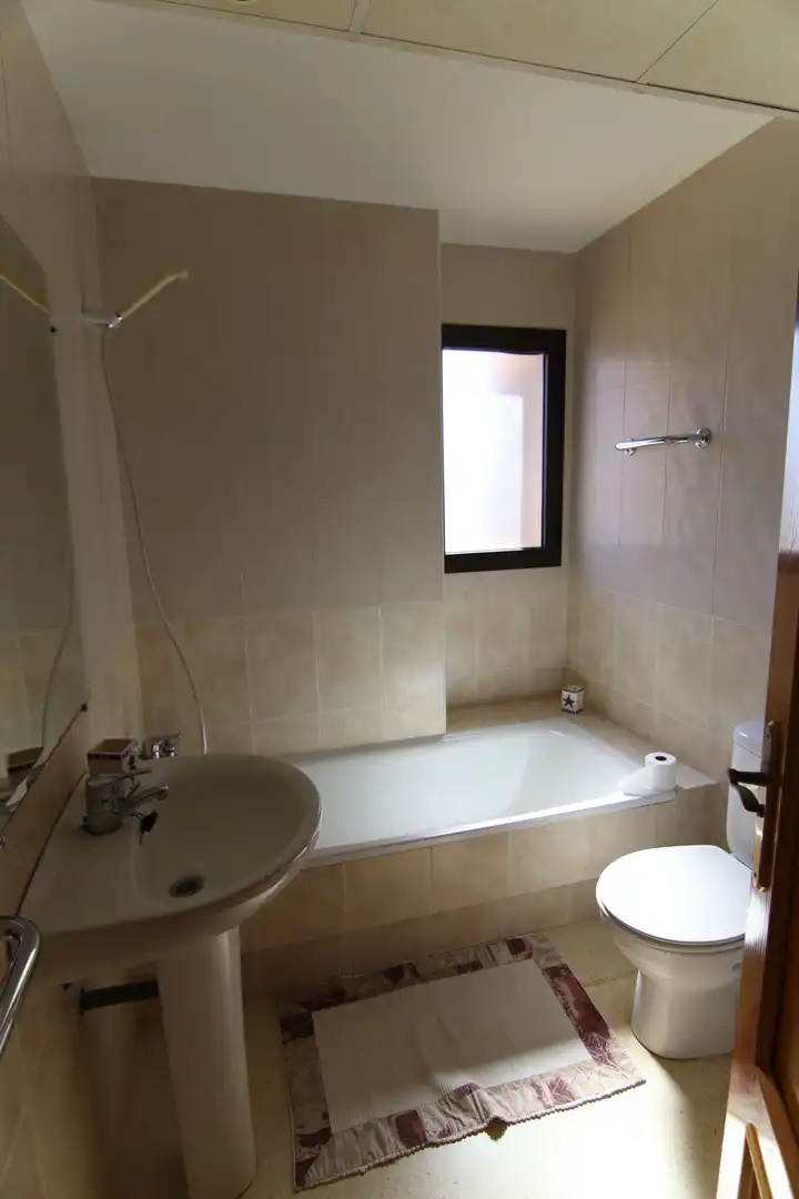 Baño de Piso en venta en Benidorm con Aire acondicionado, Terraza y Amueblado