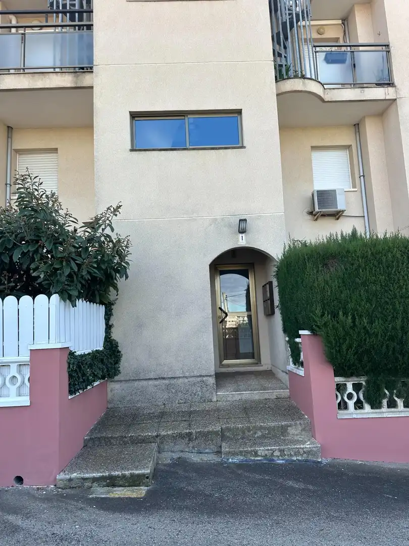 Außenansicht von Wohnungen zum Verkauf in Torredembarra mit Privatgarten, Terrasse und Balkon