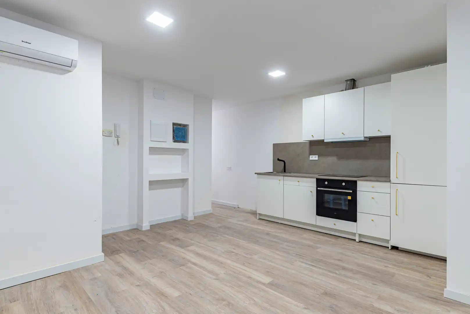 Küche von Wohnung zum Verkauf in L'Hospitalet de Llobregat mit Klimaanlage, Heizung und Parkett