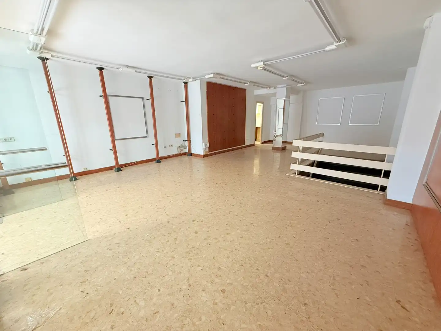 Commercial properties for sale in  Palma de Mallorca  with Air Conditioner and Heating