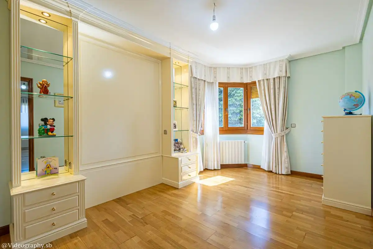 Habitación de Casa o chalet en venta en Alcalá de Henares con Aire acondicionado, Calefacción y Jardín privado