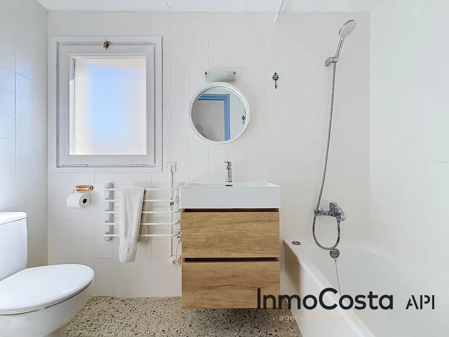 Bathroom of Apartments for sale in L'Estartit  with Terrace, Furnished and Washing machine