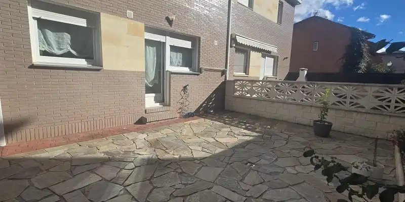 Jardín de Casa adosada en venta en Guardo con Jardín privado y Amueblado