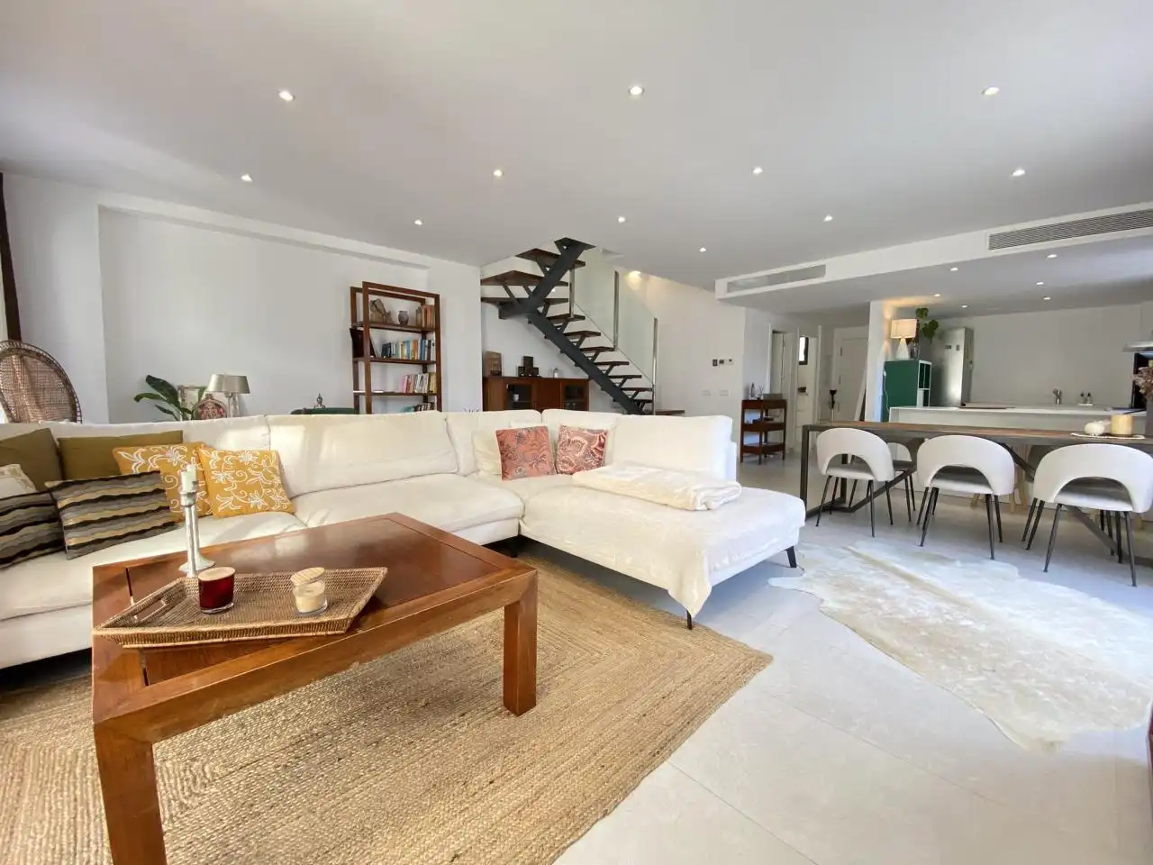 Dúplex con terraza en venta en Santa Eulària, imagen 2