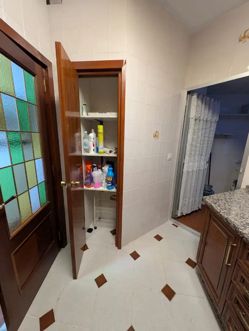 Baño de Piso en venta en Lucena con Calefacción, Terraza y Trastero