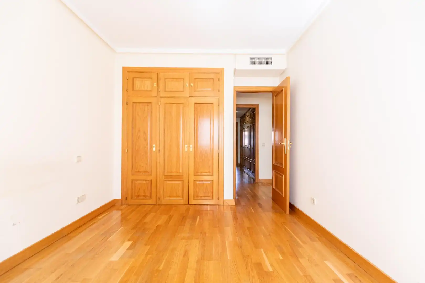 Flat for rent in Pozuelo de Alarcón  with Air Conditioner, Heating and Private garden