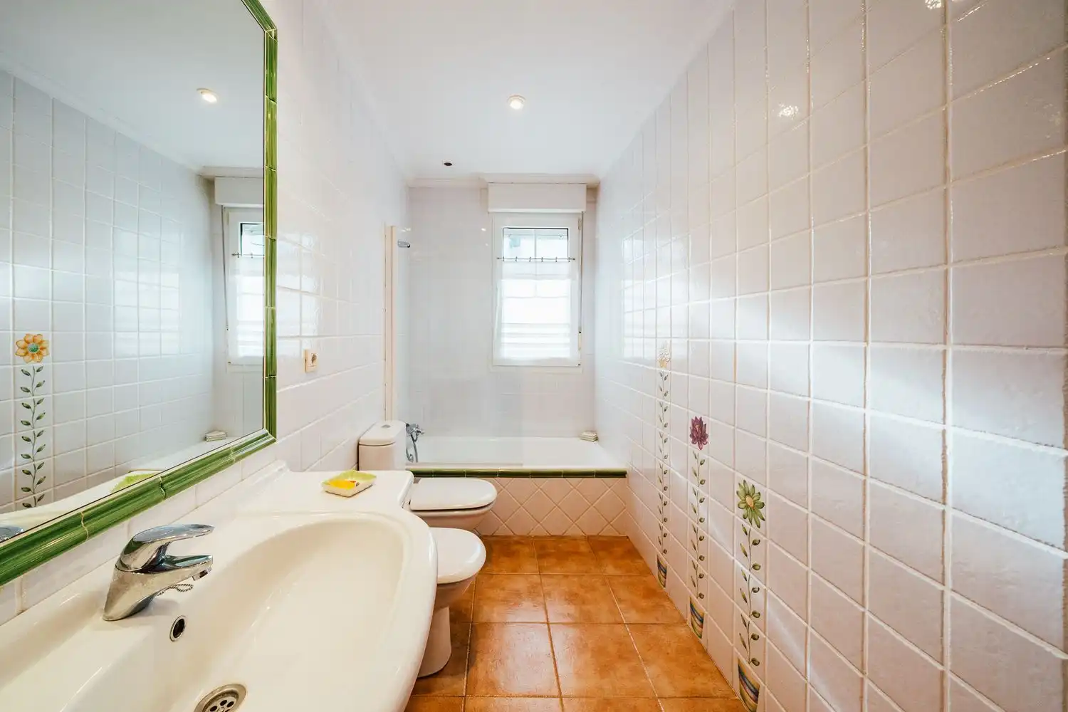 Badezimmer von Country house zum Verkauf in Muskiz mit Privatgarten, Terrasse und Balkon