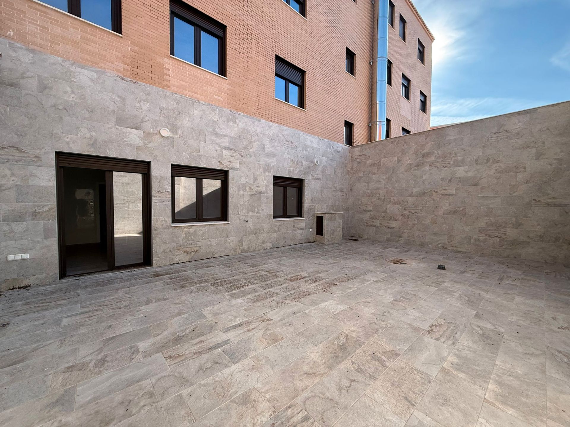 Exterior view of Flat for sale in Tomelloso  with Air Conditioner, Heating and Private garden