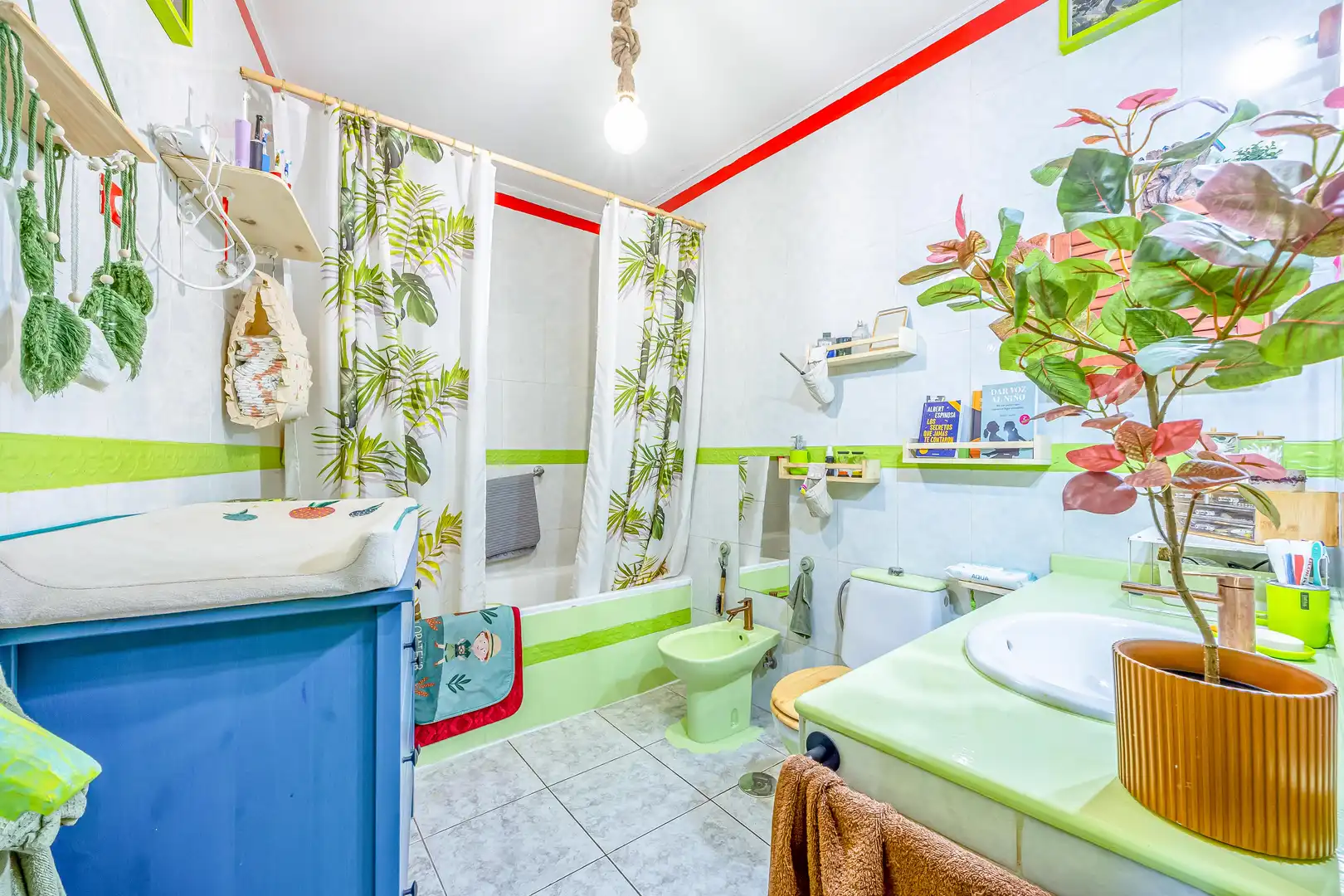 Bathroom of Houses for sale in Santa María de Guía de Gran Canaria  with Private garden, Terrace and Storage room