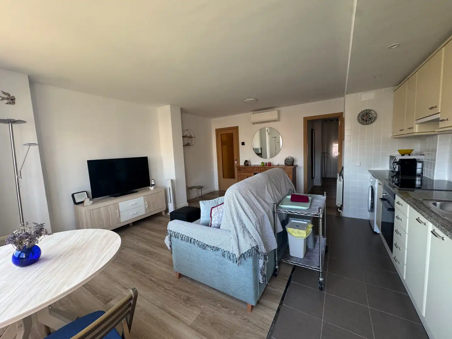 Wohnzimmer von Wohnung zur Miete in Sant Feliu de Guíxols mit Klimaanlage, Heizung und Möbliert