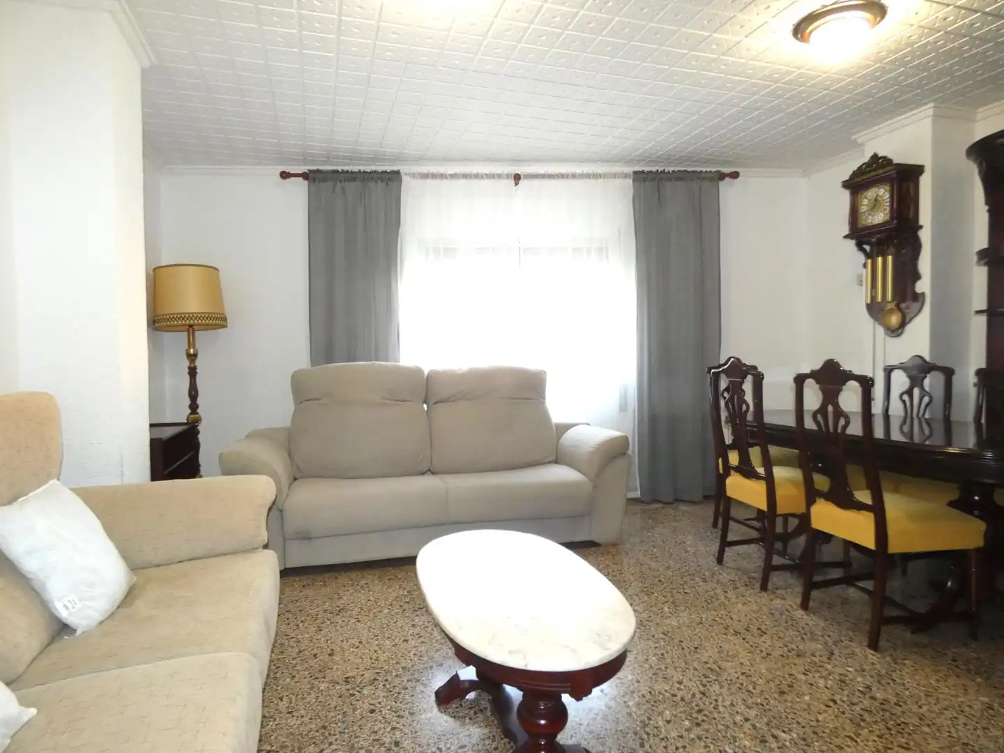 Sala d'estar de Casa o xalet en venda en Zaragoza amb Aire condicionat, Calefacció i Jardí privat