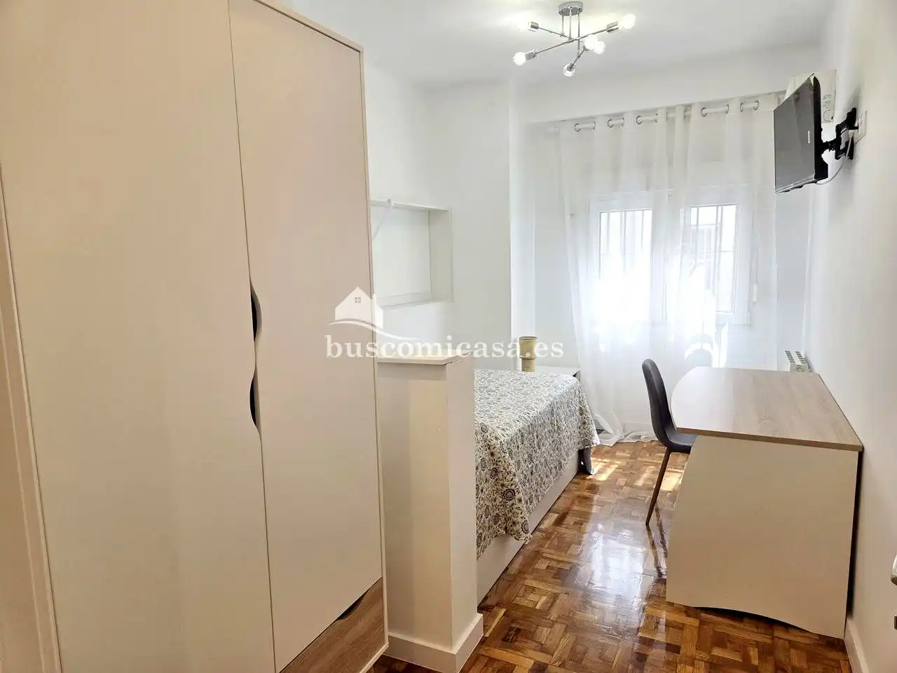 Dormitori de Pis per a compartir en Jaén amb Aire condicionat, Calefacció i Parquet