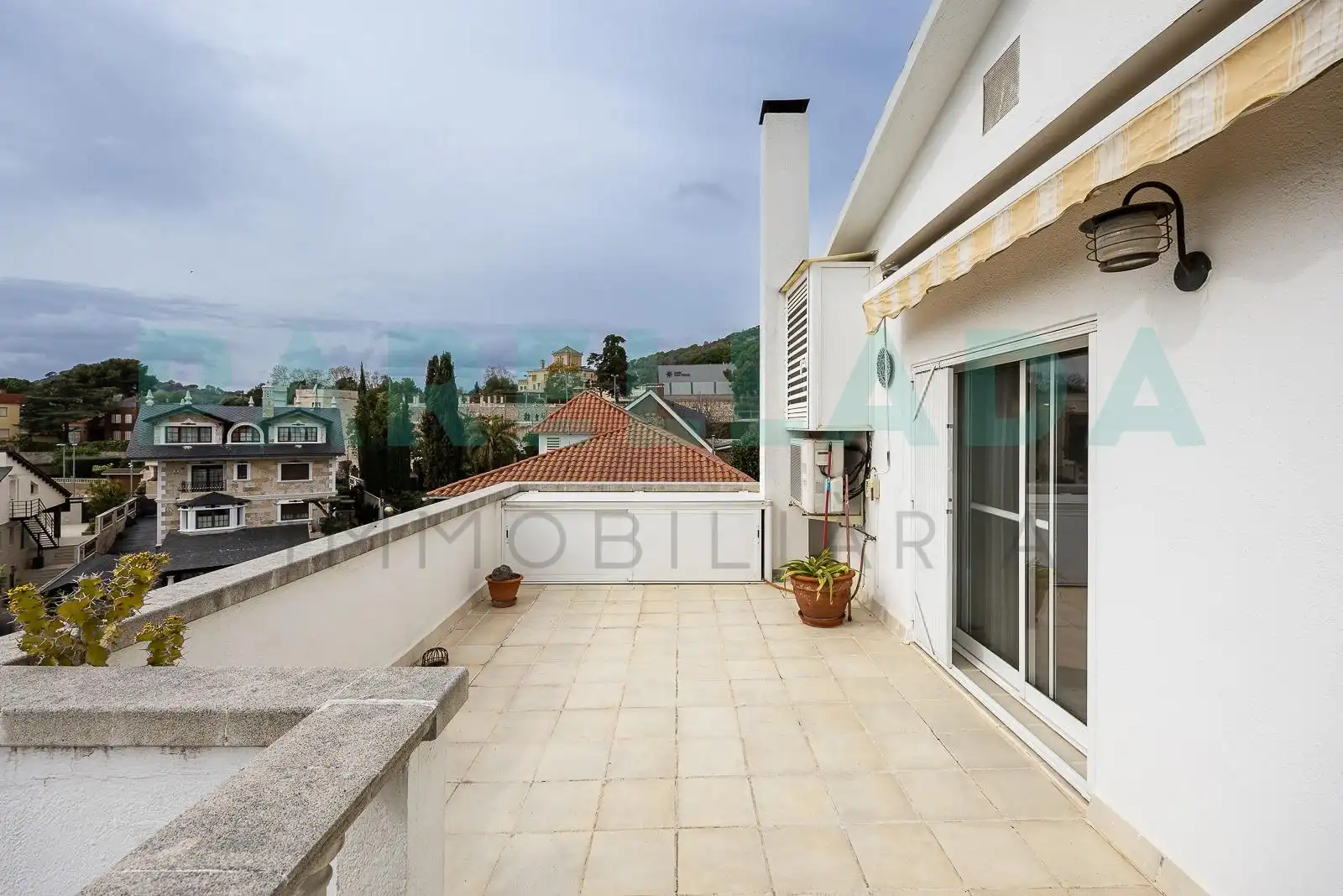 Vista exterior de Casa o chalet en venta en Badalona con Aire acondicionado, Calefacción y Jardín privado