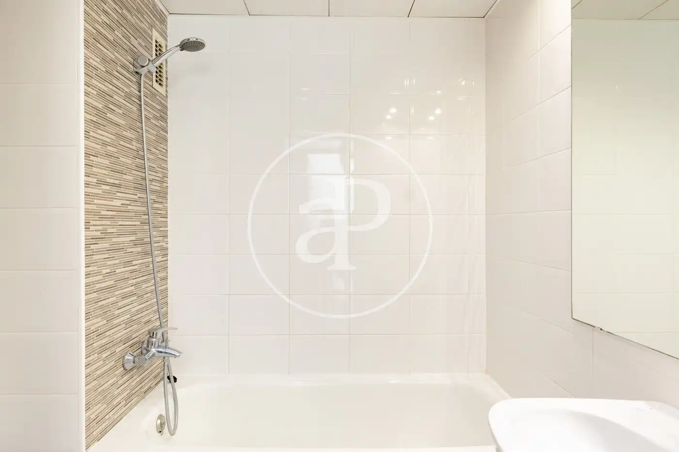 Baño de Piso en venta en Barcelona con Aire acondicionado, Calefacción y Terraza