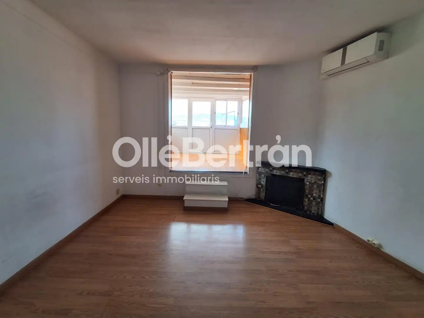Sala d'estar de Oficina de lloguer en Sants - Montjuïc