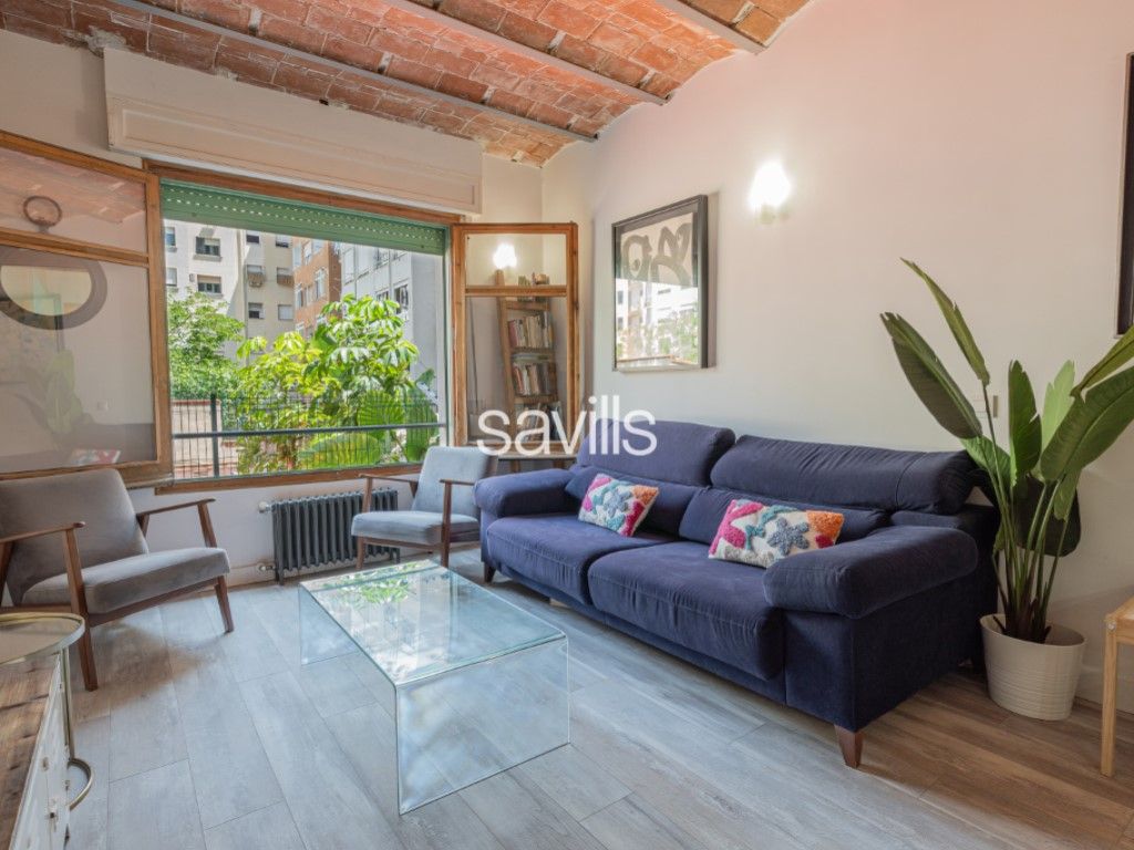 Sala d'estar de Apartament en venda en  Barcelona Capital amb Terrassa, Moblat i Forn