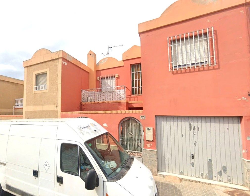 Exterior view of Flat for sale in  Almería Capital