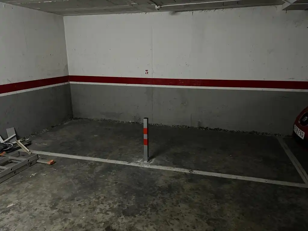 Parking with lift for sale in Carrer de Castella, imagen 6