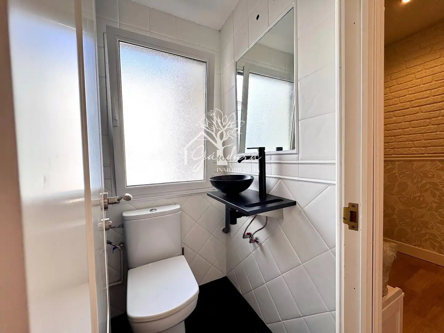 Badezimmer von Wohnung zum Verkauf in Ferrol mit Heizung, Parkett und Terrasse