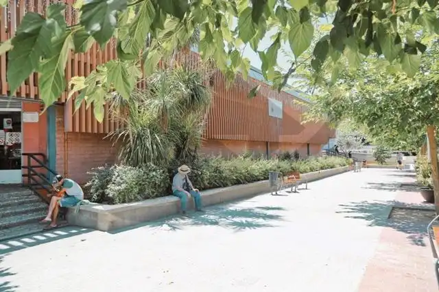 Vista exterior de Ático en venta en Badia del Vallès con Calefacción y Balcón