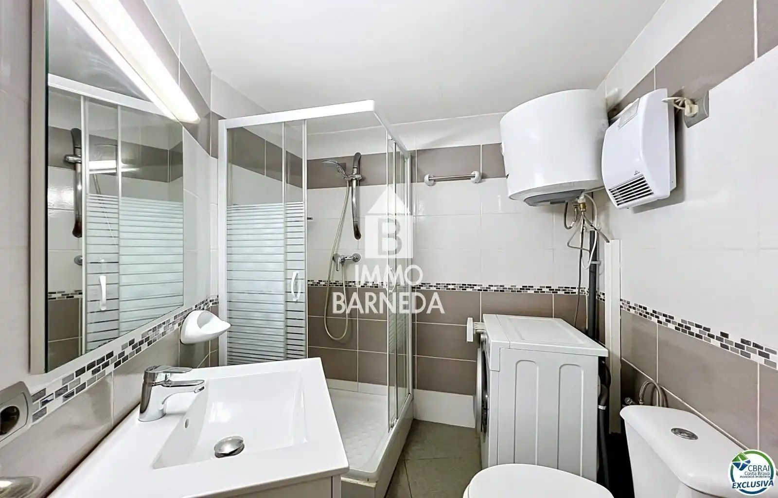 Bany de Pis en venda en Empuriabrava amb Aire condicionat, Calefacció i Terrassa