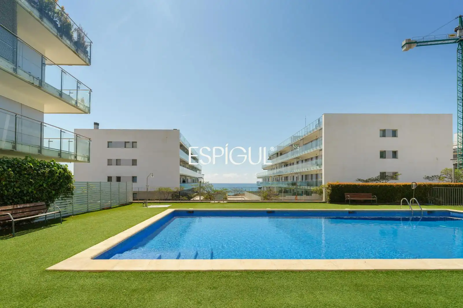 Swimming pool of Flat for sale in Sant Andreu de Llavaneres  with Air Conditioner, Heating and Parquet flooring