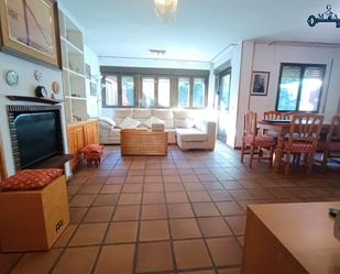 Sala d'estar de Casa o xalet en venda en Fuenlabrada amb Terrassa