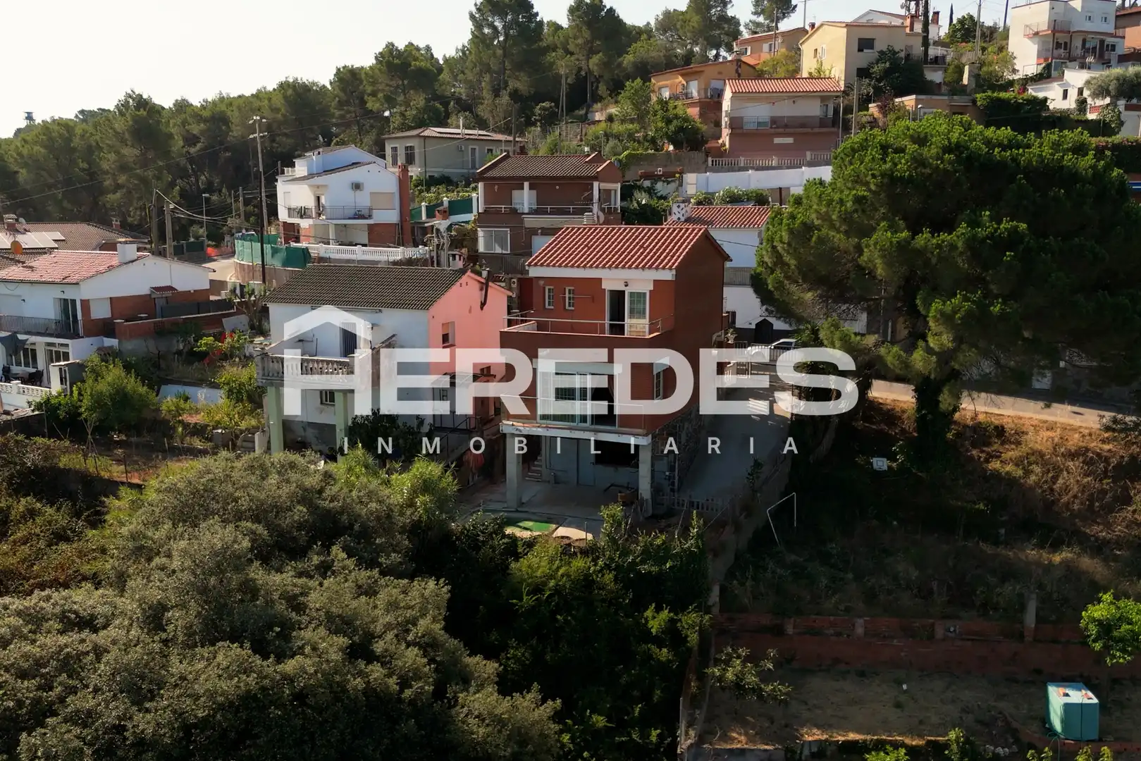 Vista exterior de Casa o chalet en venta en Torrelles de Llobregat con Calefacción, Jardín privado y Terraza