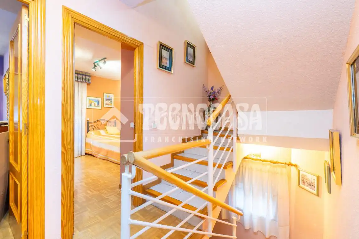 Casa adosada en venta en Colmenar Viejo con Calefacción, Jardín privado y Terraza