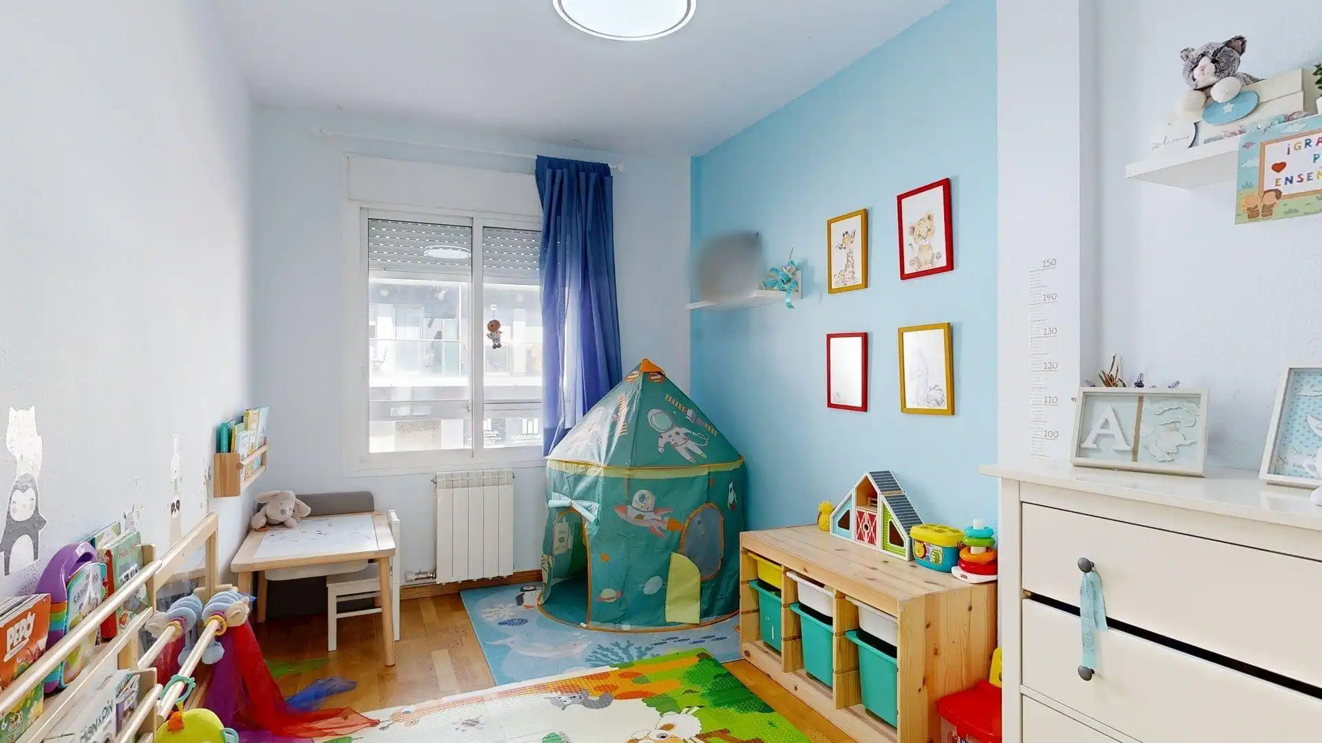 Habitación de Casa adosada en venta en Zaragoza con Calefacción, Jardín privado y Terraza