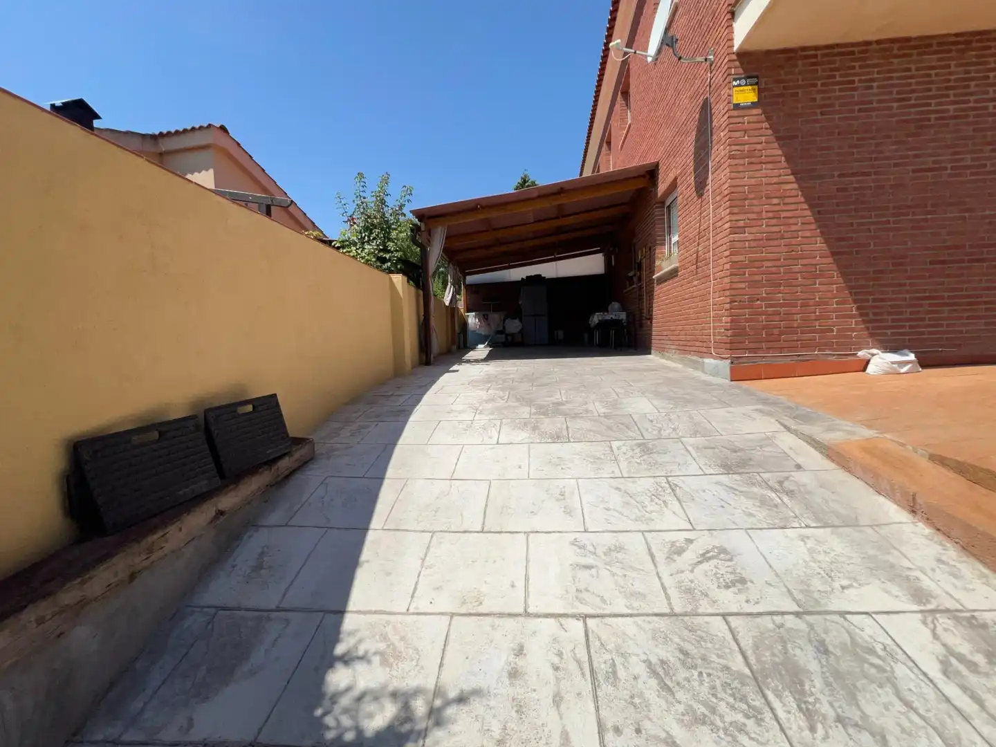 Aparcament de Casa adosada en venda en Ulldemolins amb Calefacció, Terrassa i Moblat