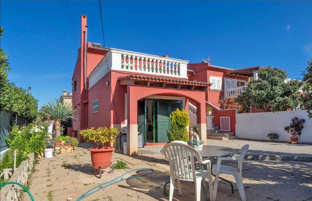 Vista exterior de Casa adosada en venda en Llucmajor amb Terrassa i Traster