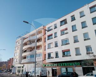 Exterior view of Flat to rent in Badajoz Capital  with Air Conditioner, Terrace and Swimming Pool