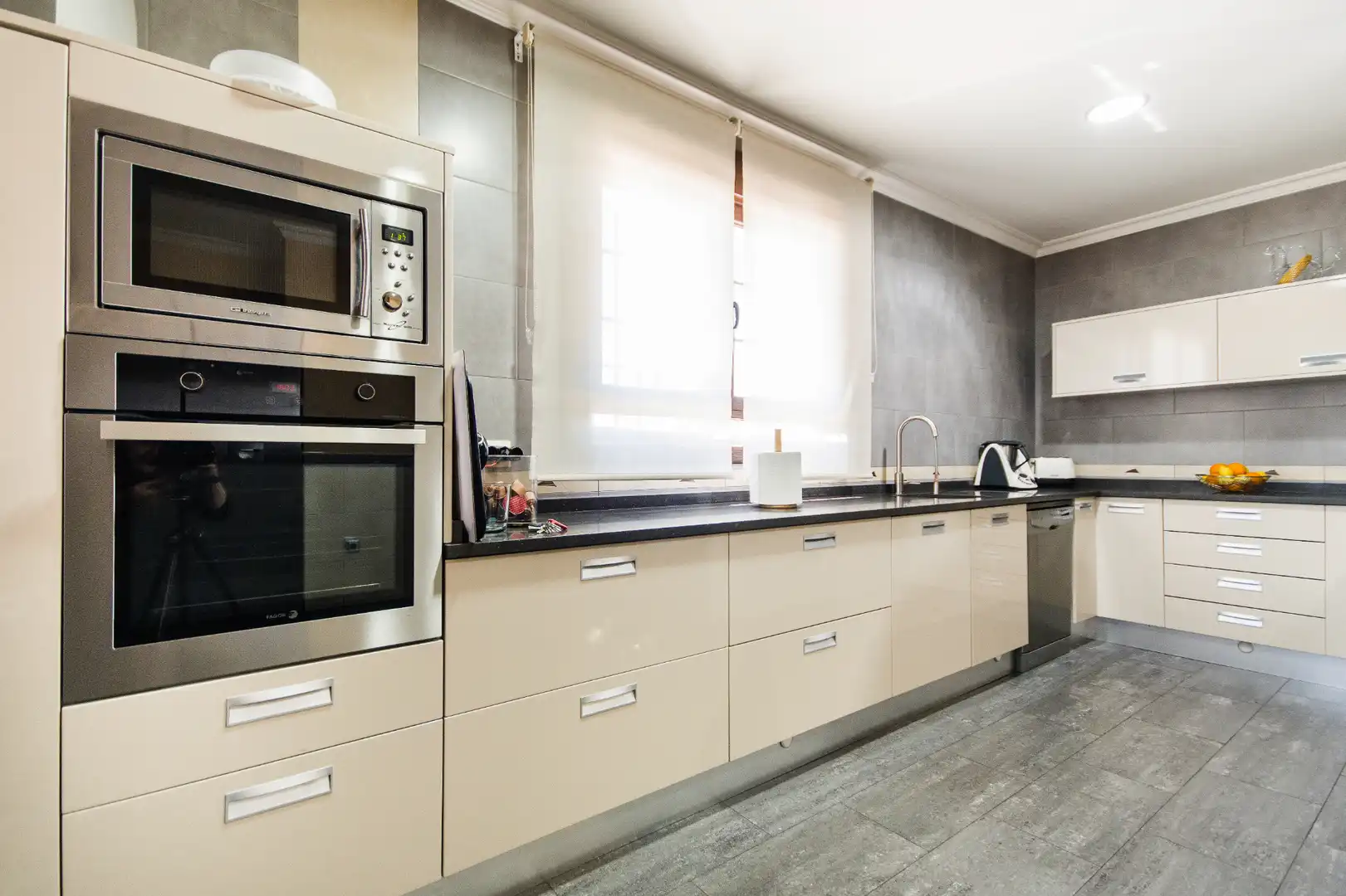 Kitchen of Houses for sale in Aranjuez  with Air Conditioner, Heating and Private garden