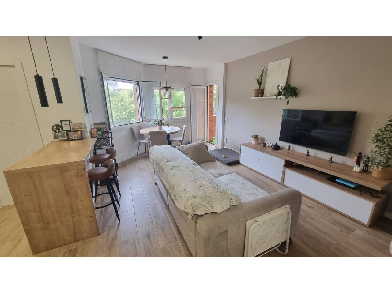 Living room of Flat for sale in Les Franqueses del Vallès  with Air Conditioner, Heating and Balcony