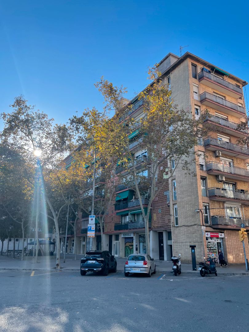 Vista exterior de Pis en venda en  Barcelona Capital amb Moblat, Forn i Rentadora