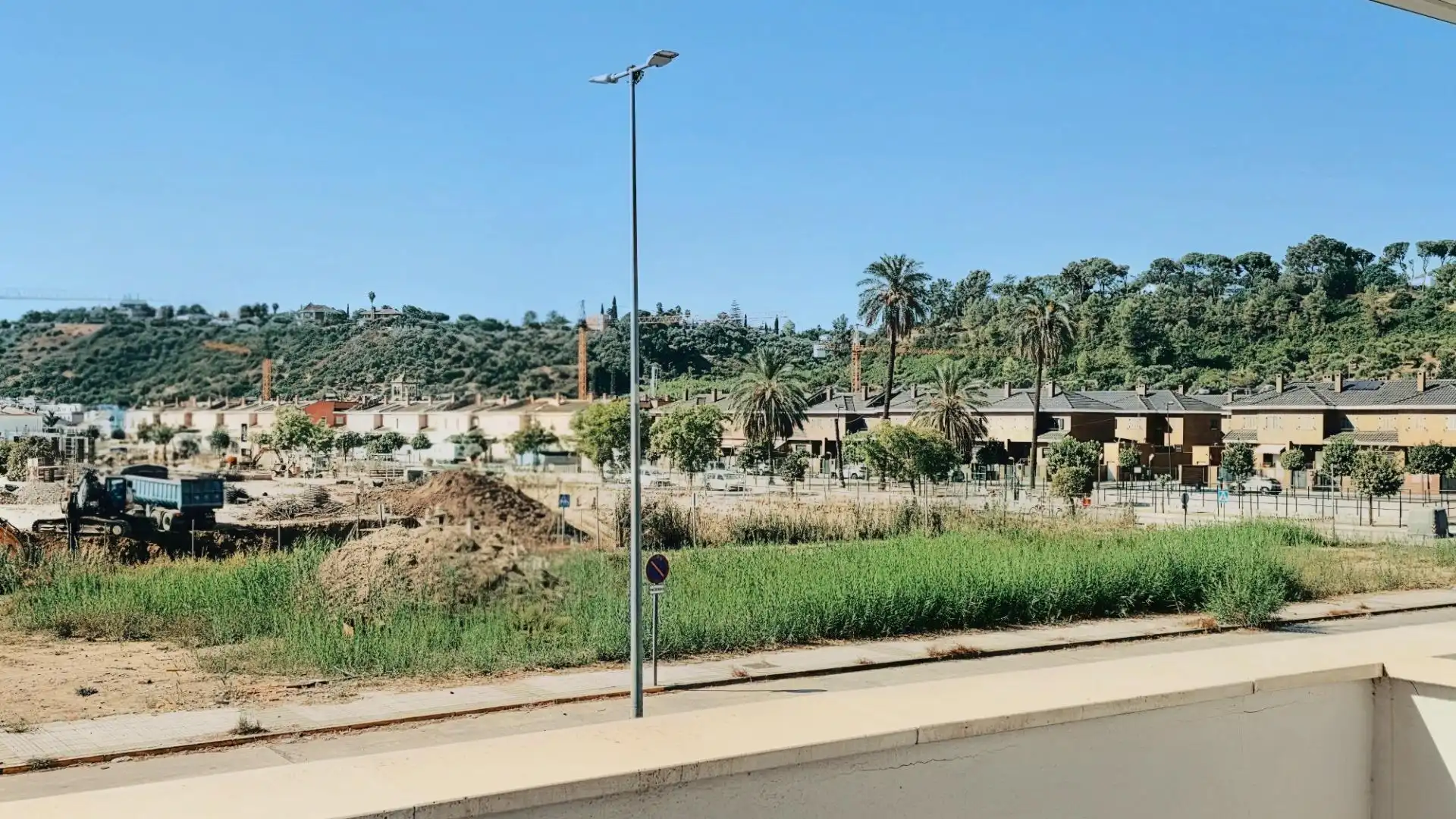 Pis en venda en San Juan de Aznalfarache amb Aire condicionat, Jardí privat i Parquet