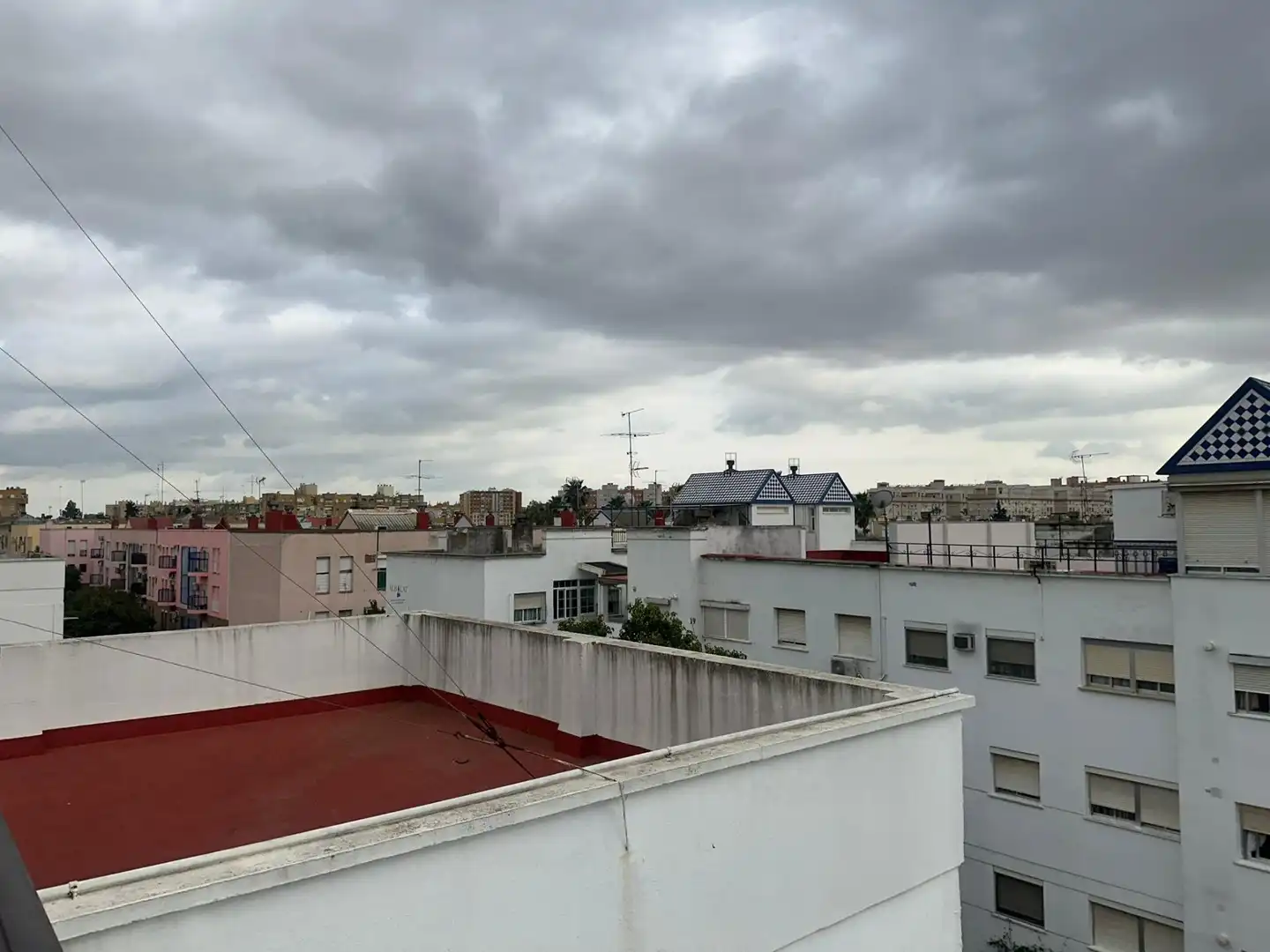 Vista exterior de Dúplex en venta en Sevilla con Terraza, Trastero y Balcón