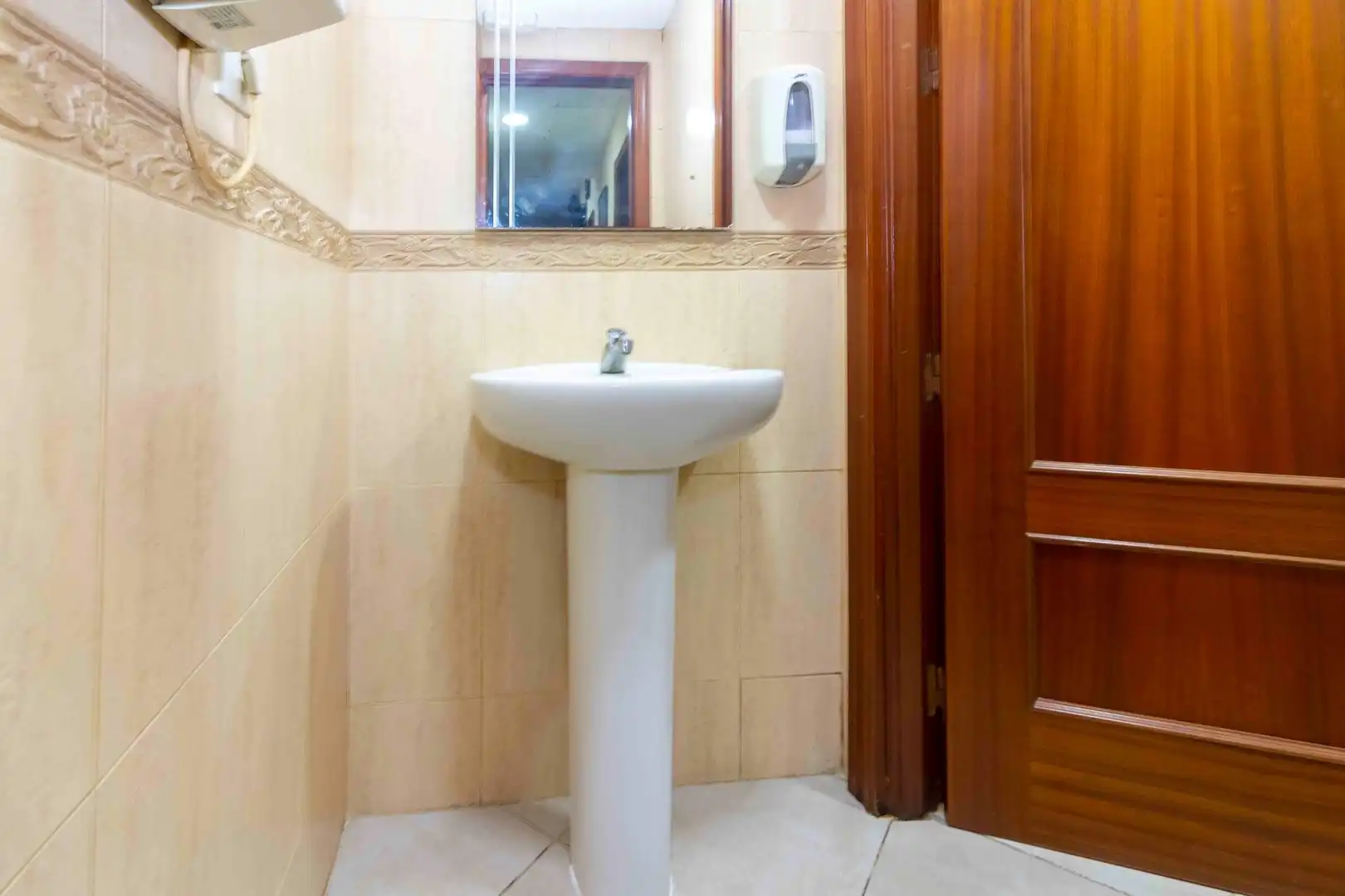 Baño de Local en venta en Badajoz con Aire acondicionado, Terraza y Amueblado