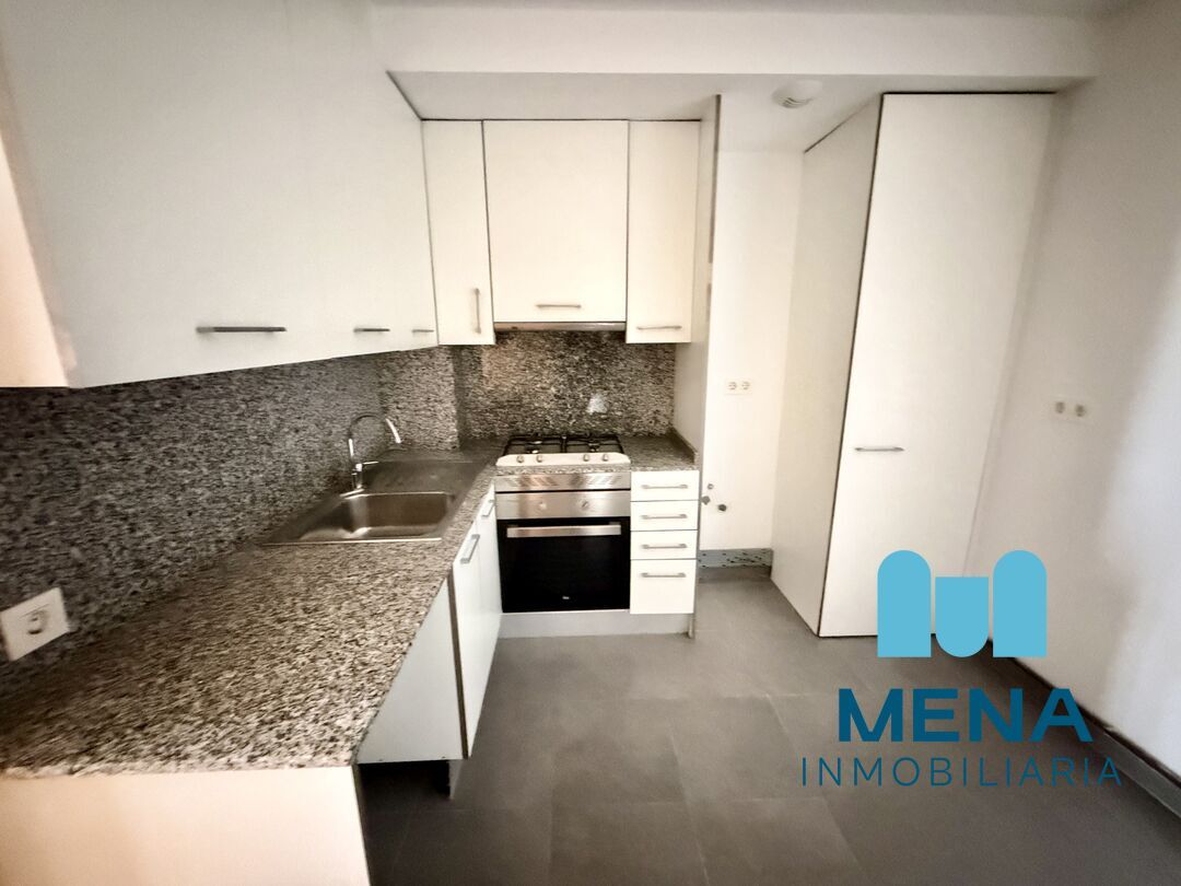 Cuina de Pis en venda en Santander amb Calefacció i Traster