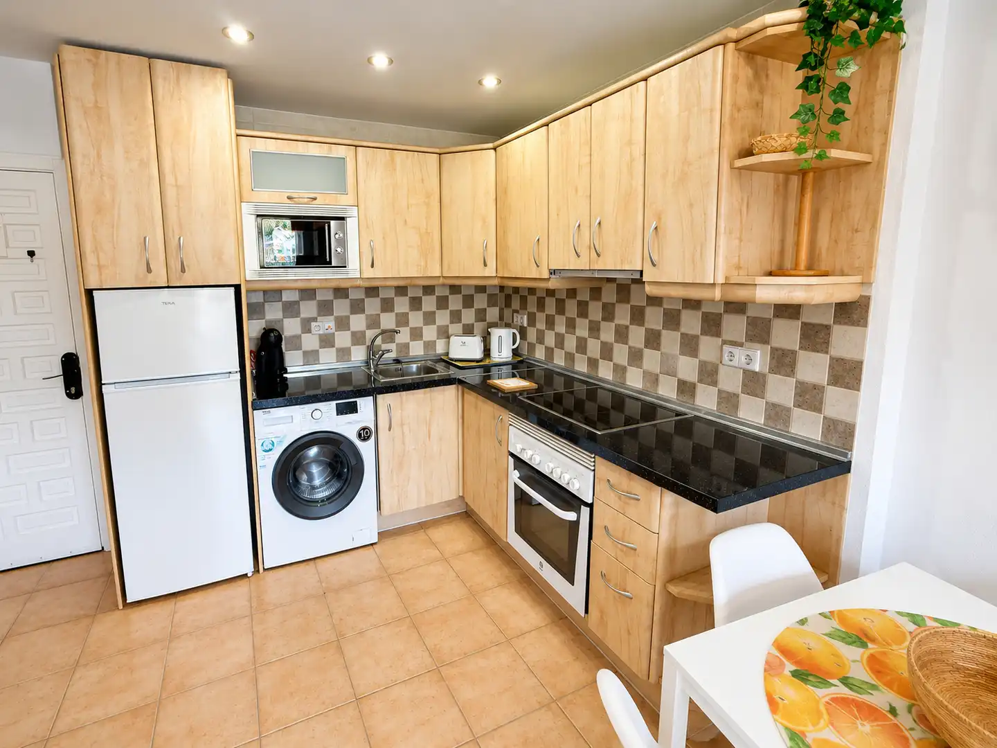 Cuina de Apartament en venda en Benalmádena amb Aire condicionat, Terrassa i Moblat