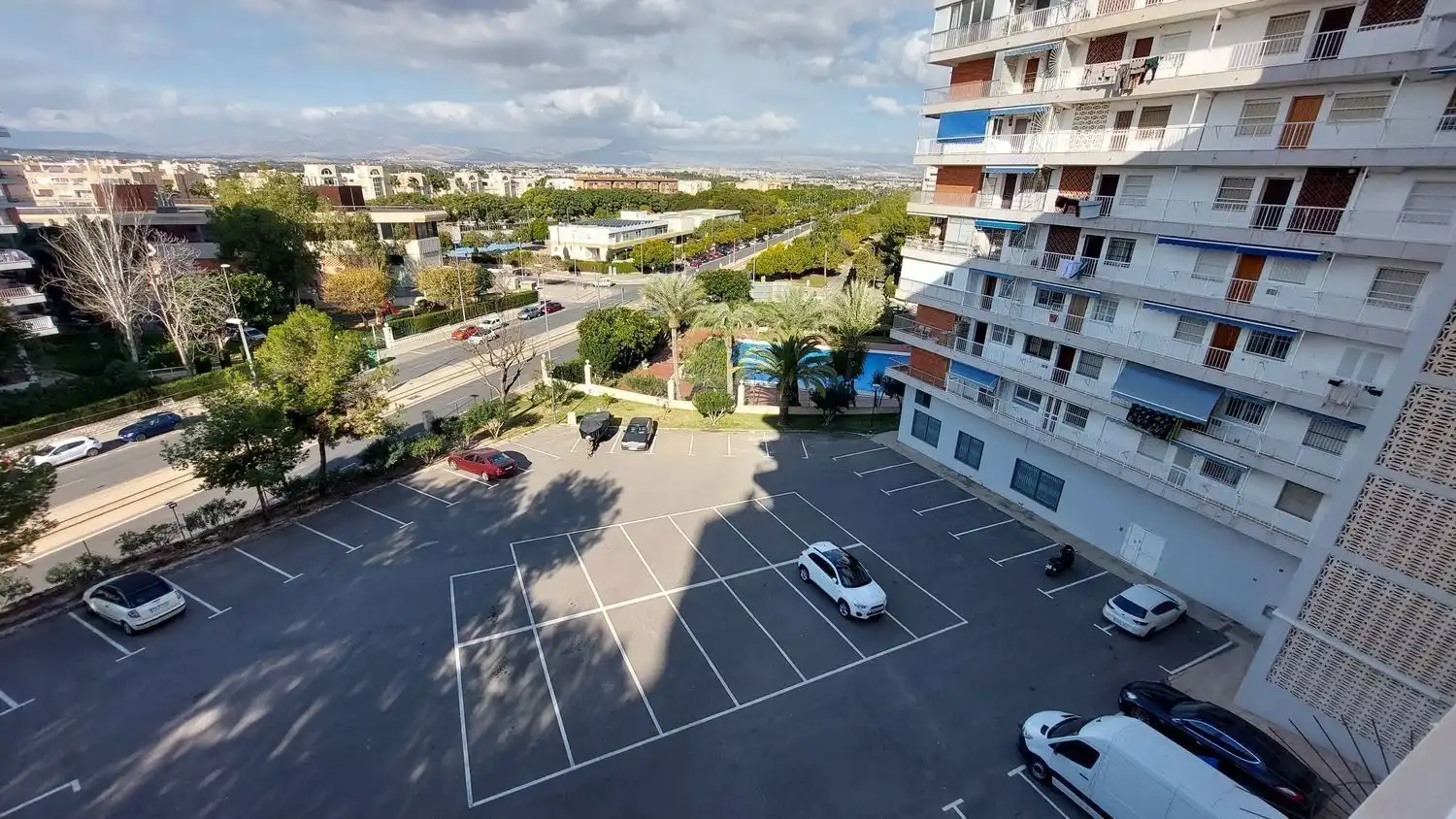 Parking de Piso en venta en Alicante / Alacant con Aire acondicionado, Calefacción y Jardín privado