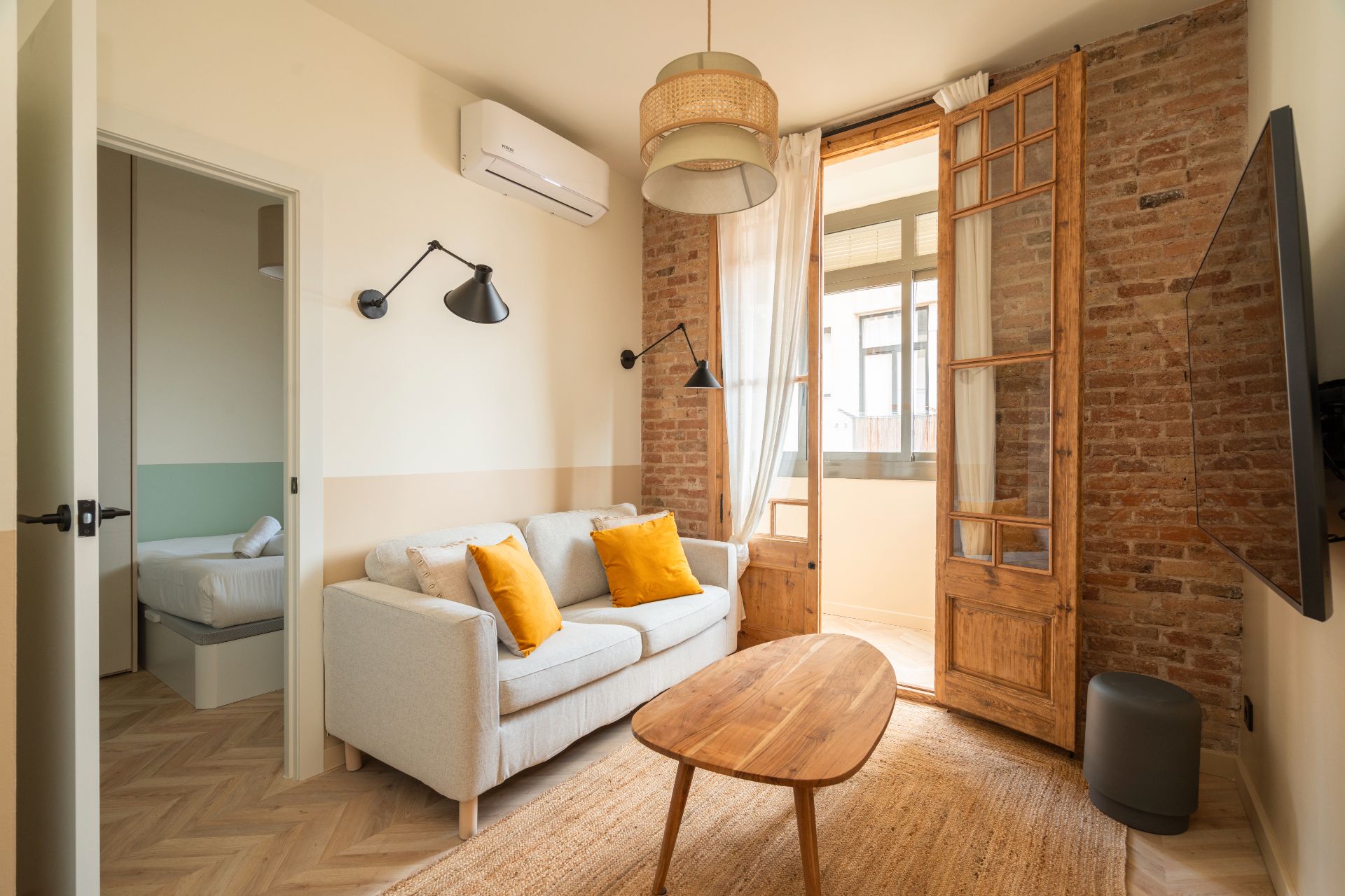 Living room of Flat to rent in  Barcelona Capital  with Air Conditioner, Heating and Parquet flooring