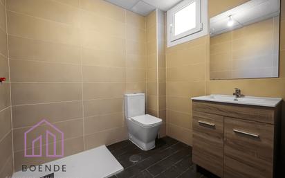 Bathroom of Flat for sale in Fuenlabrada