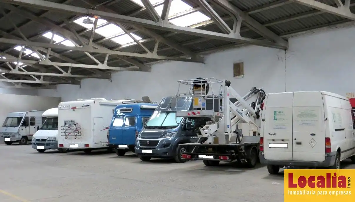 Parking de Nave industrial en venta en Valladolid