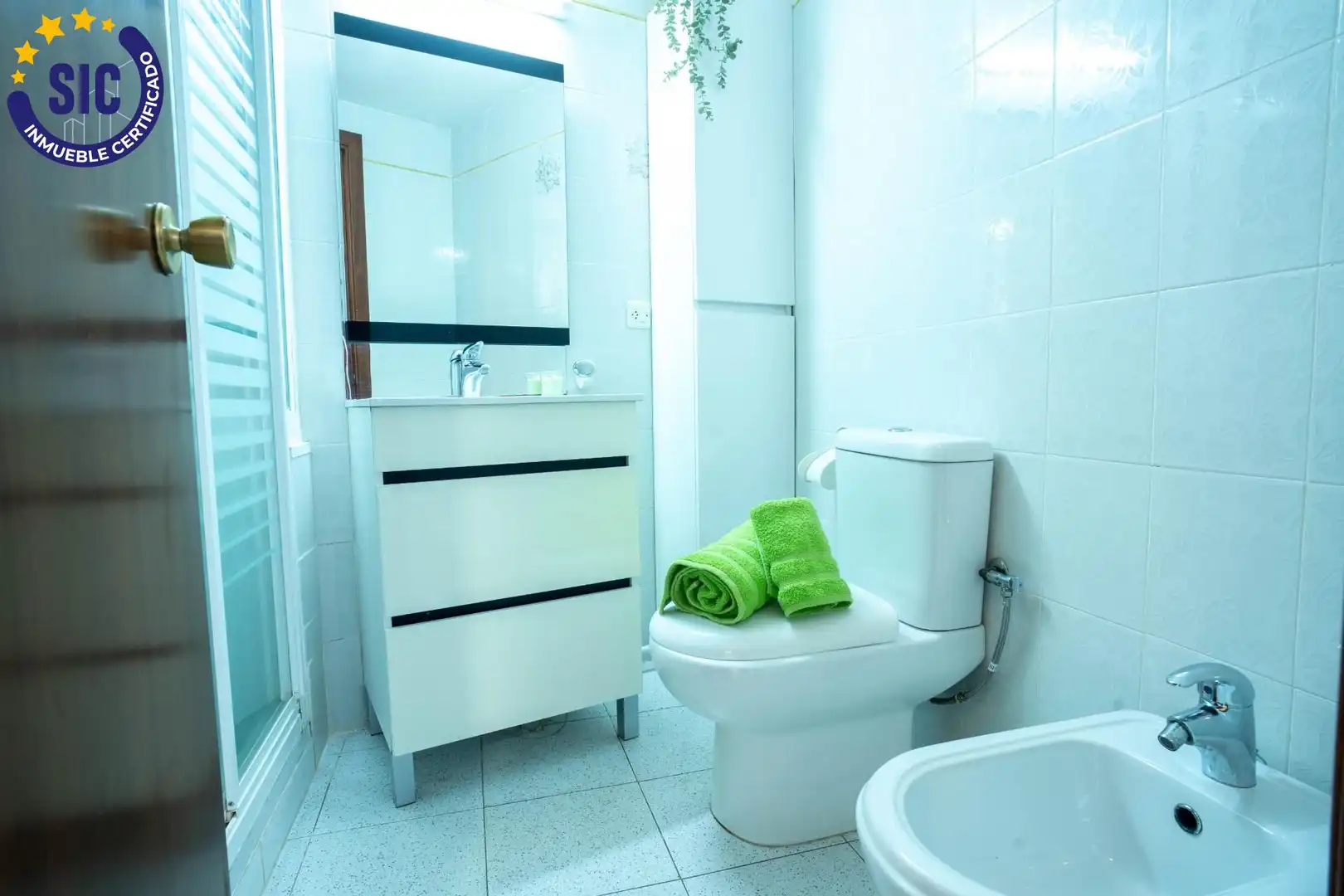 Badezimmer von Wohnungen zum Verkauf in Oropesa del Mar / Orpesa mit Klimaanlage, Terrasse und Möbliert